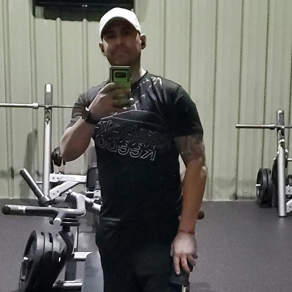 Meet your Posher, Alex - Picture 2 of 2